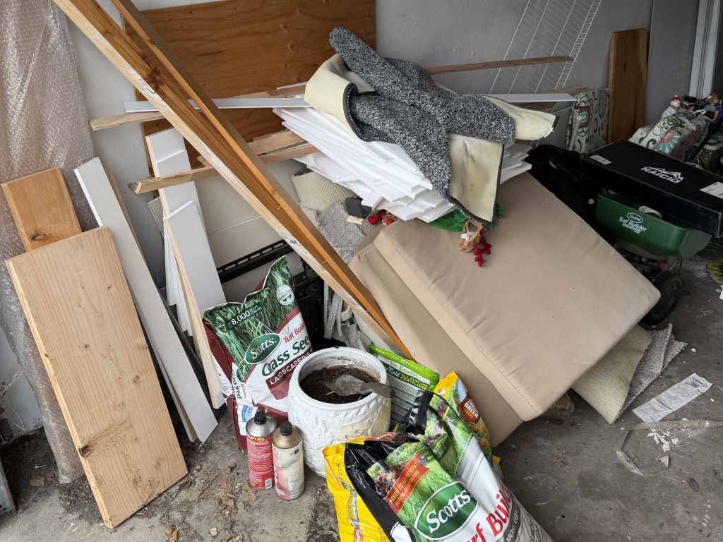 junk removal Tacoma garage cleanout before