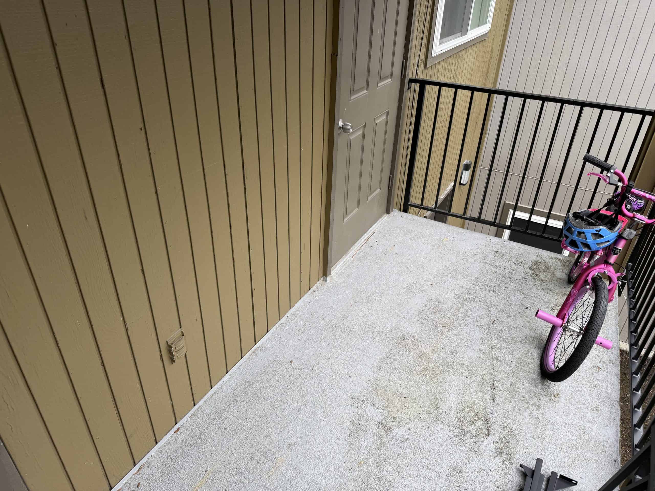 furniture removal Tacoma deck furniture removed after cleanup