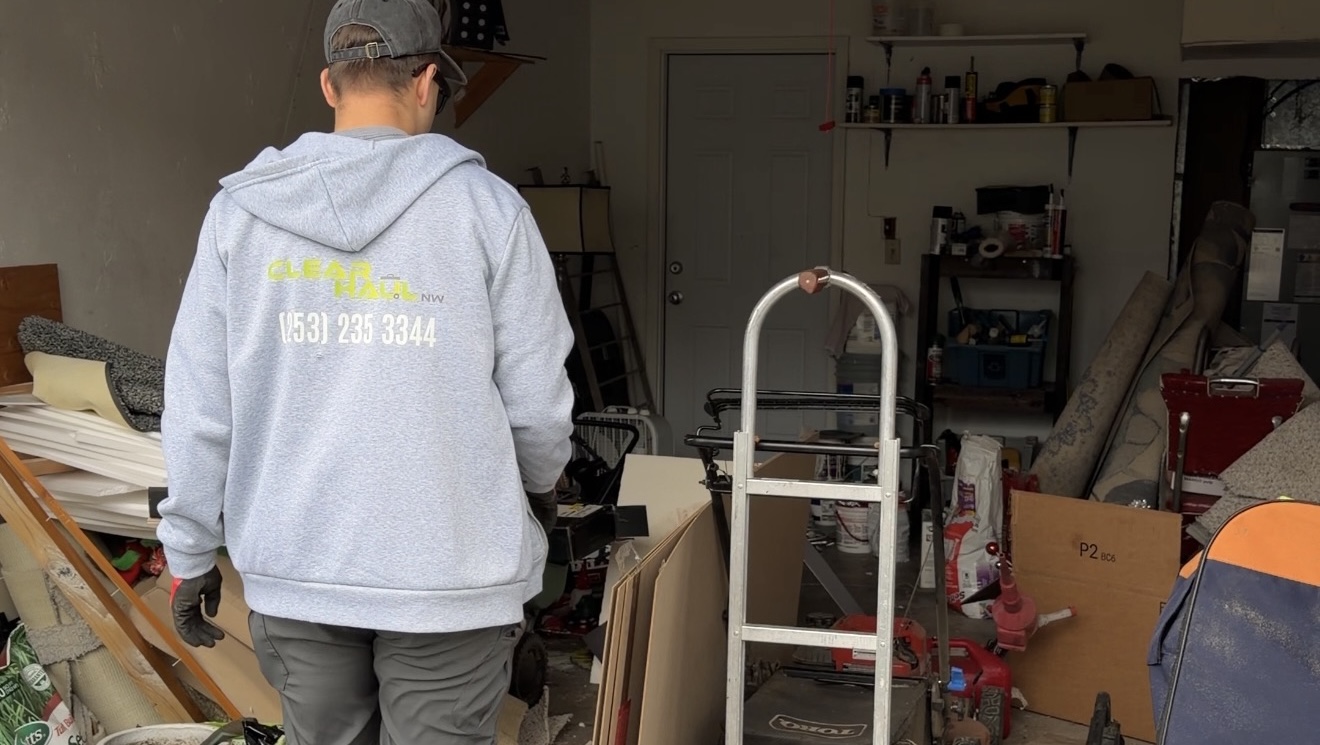 bulk trash removal Tacoma cluttered garage cleanup service